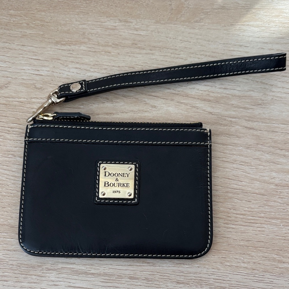Dooney & Bourke‎ Black Leather Zip Wristlet • AWL • Gold Plaque